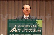 Le PM japonais promet de soutenir le développement du Vietnam 