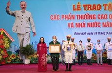 Remise de nobles distinctions à des collectifs et particuliers à Dong Nai