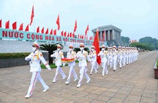 Le mausolée du Président Hô Chi Minh - lieu d'expression des sentiments du peuple vietnamien et des amis internationaux 