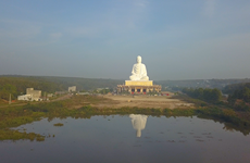 La plus haute statue de Bouddha d'Asie du Sud-Est inaugurée à Binh Phuoc