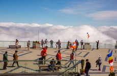 La chasse aux nuages au sommet du Fansipan, le ''toit de l'Indochine''
