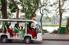 Entrée en service d'une ligne de voitures électriques Hoan Kiêm - Cité impériale de Thang Long