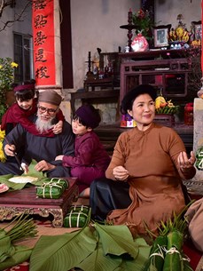  Promouvoir et perpétuer la beauté de la culture traditionnelle du Têt des Vietnamiens