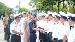 Des attachés militaires étrangers rendent visite à la brigade 147 de la région navale N°1