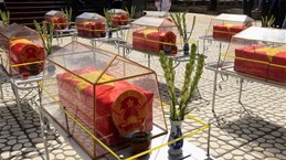 Long An : inhumation des restes de soldats tombés au Cambodge