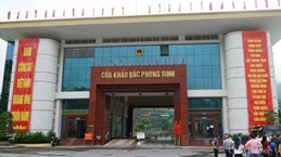 COVID-19 : Suspension du dédouanement au poste frontalier de Bac Phong Sinh à Quang Ninh