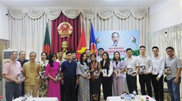 Le 133e anniversaire du Président Ho Chi Minh célébré à l’étranger