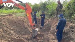 Binh Phuoc : exhumation des restes de 11 soldats volontaires vietnamiens tombés au Cambodge 
