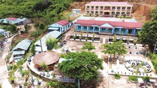 Les élèves de Nâm Nhùn disposent de nouvelles écoles