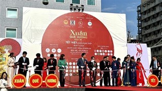 Des Vietnamiens au Japon célèbrent le Tet