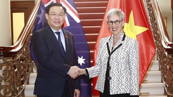 Vuong Dinh Hue rencontre la gouverneure de Victoria et le co-ministre australien du Commerce