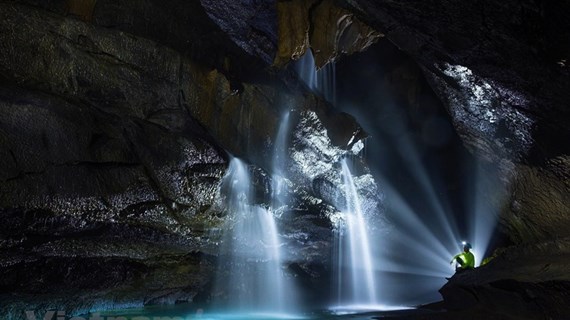 Hang Va, une grotte d'eau souterraine unique
