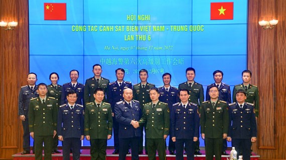Vietnam-Chine : les Garde-côtes promeuvent leur coopération dans l'application de la loi maritime