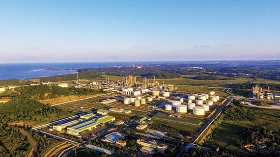Pétrole: la raffinerie de Dung Quat affirme son rôle d’attirance des investissements de Quang Ngai