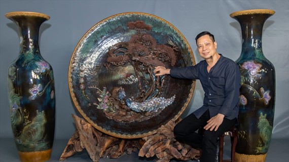 Un artisan céramiste vietnamien établit deux nouveaux records Guinness