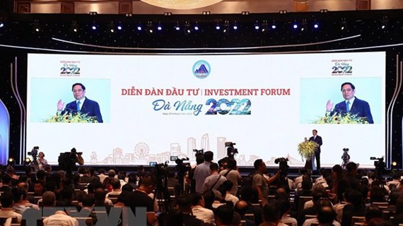 Le PM Pham Minh Chinh assiste au Forum d’investissement de Dà Nang
