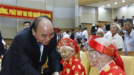 Le président au lancement du Mois d’action pour les personnes âgées 2022 à Hung Yen