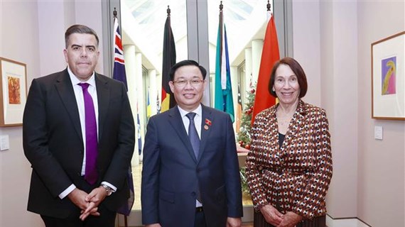  Le président de l'AN s'entretient avec les dirigeants du Parlement australien