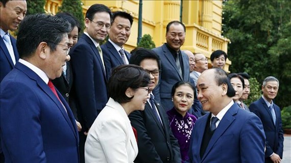 Le président reçoit des représentants d’organisations de Sud-Coréens