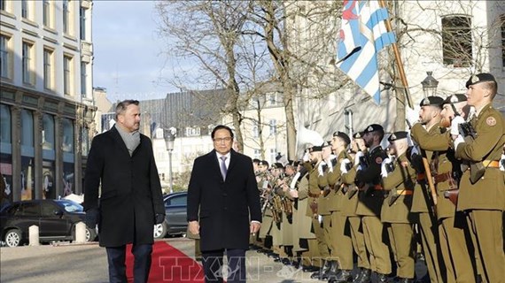 Cérémonie d’accueil officielle du Premier ministre Pham Minh Chinh au Luxembourg