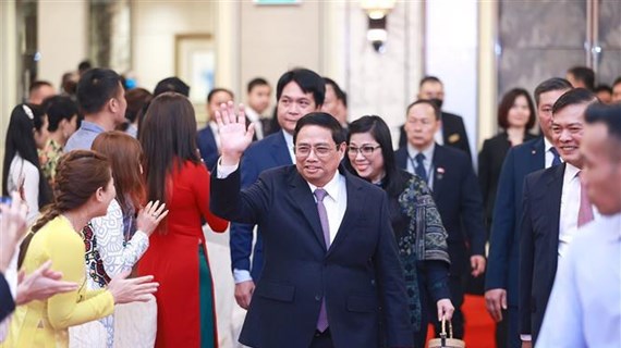 Le PM Pham Minh Chinh rencontre la diaspora vietnamienne à Singapour