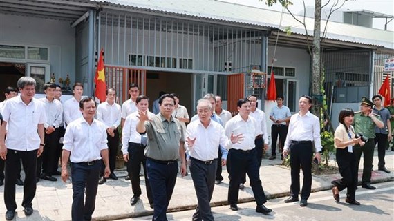 Le PM inspecte des projets dans la province de Thua Thiên-Huê