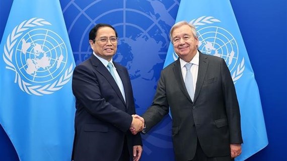 Le Premier ministre Pham Minh Chinh rencontre le secrétaire général de l'ONU