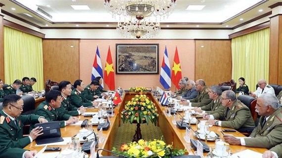 Le Vietnam et Cuba renforcent leur coopération en matière de défense