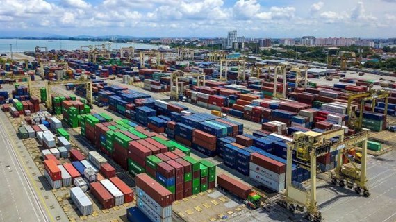 Les exportations malaisiennes devraient se redresser en 2024