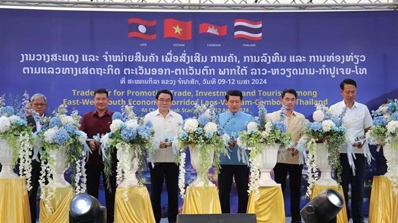 Ouverture d’une foire commerciale Vietnam-Laos-Cambodge-Thaïlande au Laos