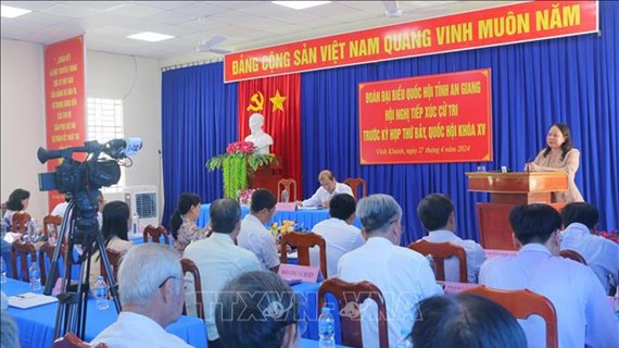 La présidente p.i exhorte An Giang à profiter des ressources pour le développement
