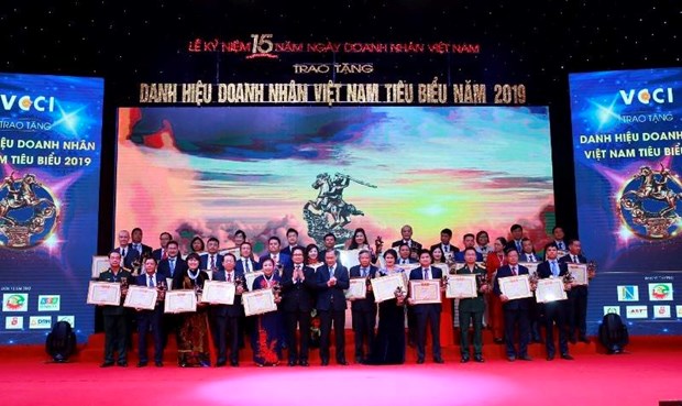 100 entrepreneurs exemplaires du Vietnam a l’honneur hinh anh 1