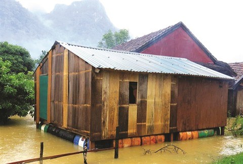 Maisons anti-inondations, bouee de sauvetage des sinistres hinh anh 1