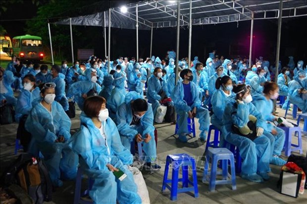 Environ 350 citoyens vietnamiens rapatries depuis les EAU et l’Inde hinh anh 1
