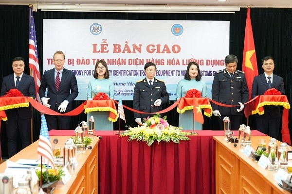 Le Vietnam recoit du materiel des Etats-Unis pour l'identification des biens a double usage hinh anh 1