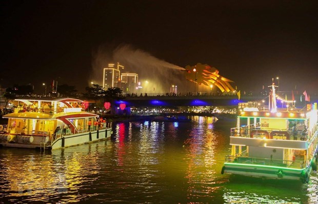 De nombreuses activites nocturnes pour attirer les touristes a Da Nang hinh anh 1