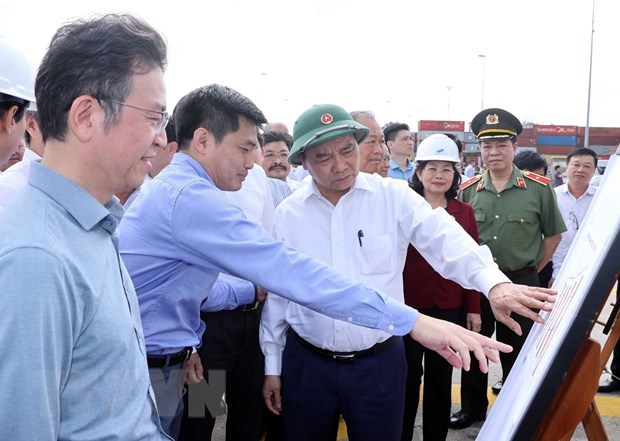 Le port de Cai Mep-Thi Vai doit devenir un centre logistique mondial d'ici 2045, selon le PM hinh anh 1