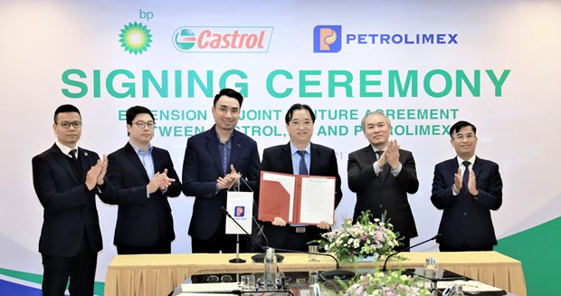 Castrol et BP prolongent leur contrat de joint-venture avec Petrolimex hinh anh 1