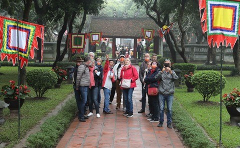Hanoi favorise la formation de ressources humaines pour la reprise du tourisme hinh anh 2