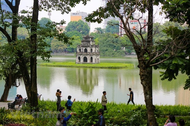Hanoi favorise la formation de ressources humaines pour la reprise du tourisme hinh anh 1