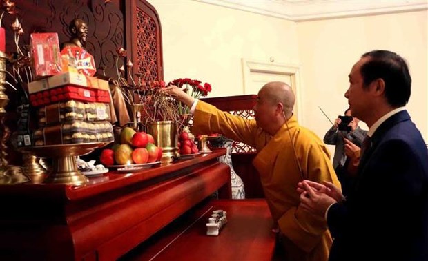 Promouvoir les valeurs culturelles du bouddhisme vietnamien aupres des compatriotes a l'etranger hinh anh 1