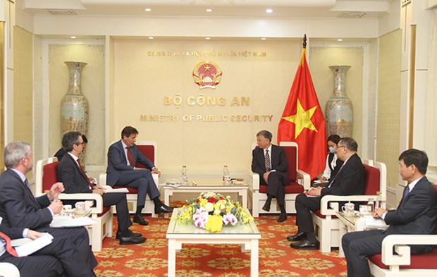 Le Vietnam souhaite un soutien accru de l'UE dans la protection de la cybersecurite hinh anh 1