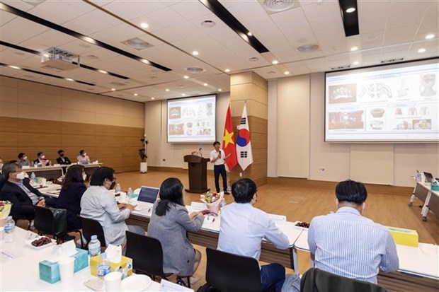 Seminaire sur la cooperation avec des intellectuels vietnamiens en R. de Coree hinh anh 1