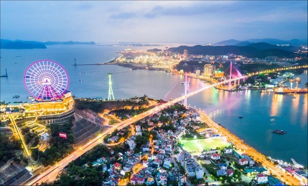 Quang Ninh a pour objectif de devenir une ville de ressort central en 2030 hinh anh 1