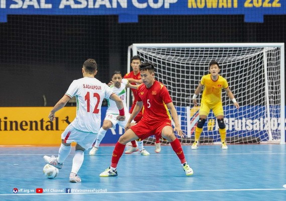 Coupe d’Asie de futsal : le Vietnam s’arrete en quarts de finale hinh anh 2
