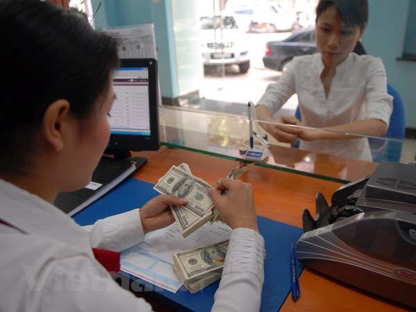 La Banque d'Etat releve le prix de vente du dollar de 490 dongs hinh anh 1
