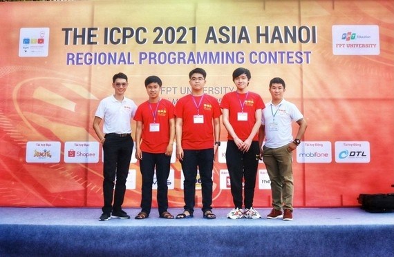 Des etudiants vietnamiens en tete du concours mondial de programmation IEEExtreme hinh anh 1