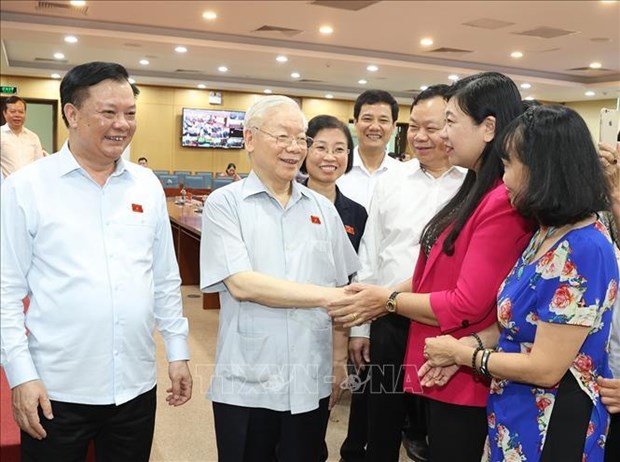 Le secretaire general du Parti a l'ecoute des electeurs de Hanoi hinh anh 1