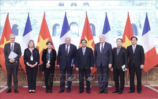 Le Vietnam attache une importance particuliere a sa cooperation avec la France hinh anh 1