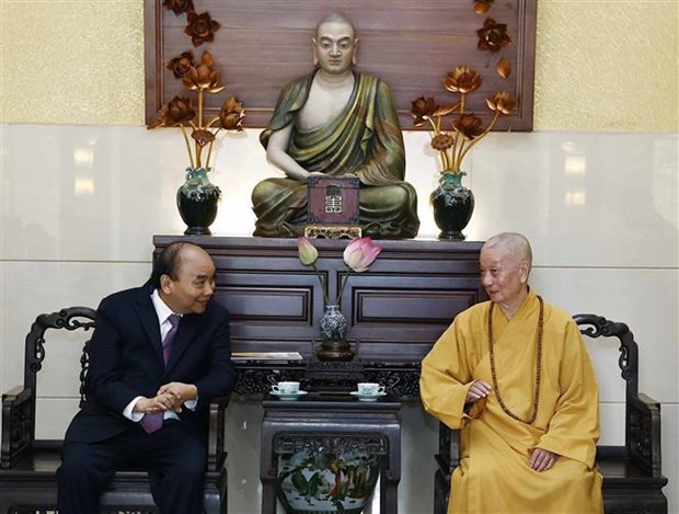 Le president Nguyen Xuan Phuc adresse ses voeux du Tet au venerable Thich Tri Quang hinh anh 1